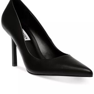 Steve Madden Black Pointed-Toe Pump